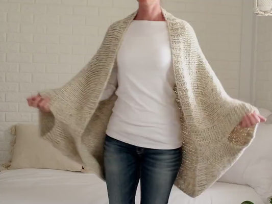 🧶The "I Can't Believe I Made This" Cozy Shrug Pattern