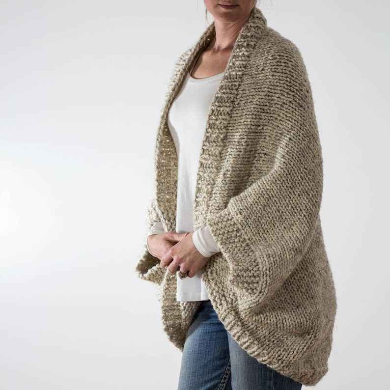 🧶The "I Can't Believe I Made This" Cozy Shrug Pattern