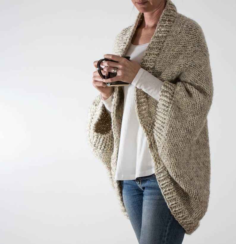 🧶The "I Can't Believe I Made This" Cozy Shrug Pattern